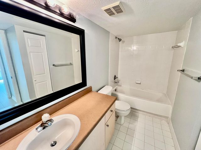 4021 SAN MARINO Boulevard 202, West Palm Beach, FL 33409