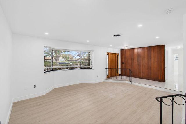 2101 Collier Avenue, Lake Worth Beach, FL 33461