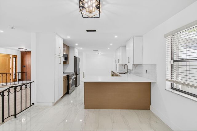 2101 Collier Avenue, Lake Worth Beach, FL 33461