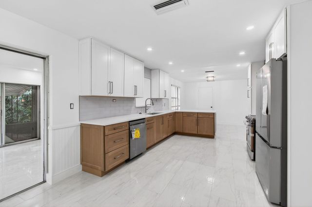 2101 Collier Avenue, Lake Worth Beach, FL 33461