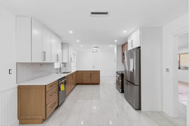 2101 Collier Avenue, Lake Worth Beach, FL 33461