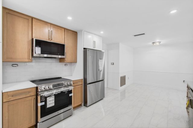 2101 Collier Avenue, Lake Worth Beach, FL 33461