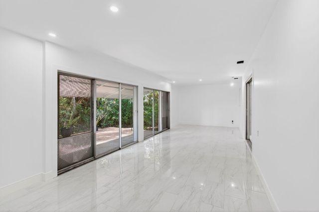 2101 Collier Avenue, Lake Worth Beach, FL 33461