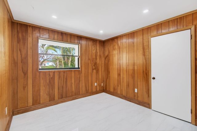 2101 Collier Avenue, Lake Worth Beach, FL 33461