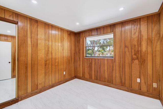 2101 Collier Avenue, Lake Worth Beach, FL 33461