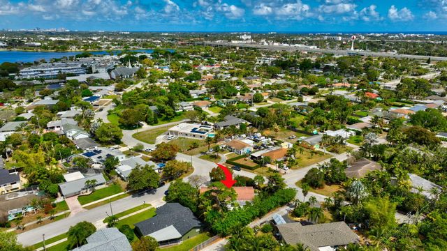 2101 Collier Avenue, Lake Worth Beach, FL 33461