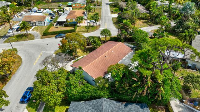 2101 Collier Avenue, Lake Worth Beach, FL 33461