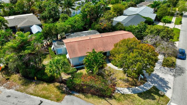 2101 Collier Avenue, Lake Worth Beach, FL 33461