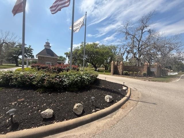 2225 Riverside Drive, West Columbia, TX 77486