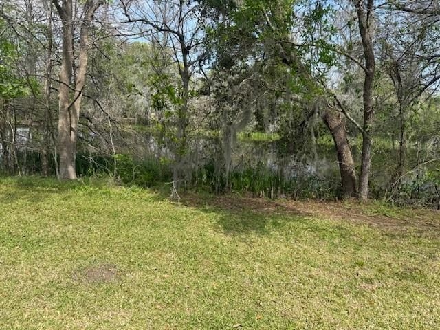 2225 Riverside Drive, West Columbia, TX 77486