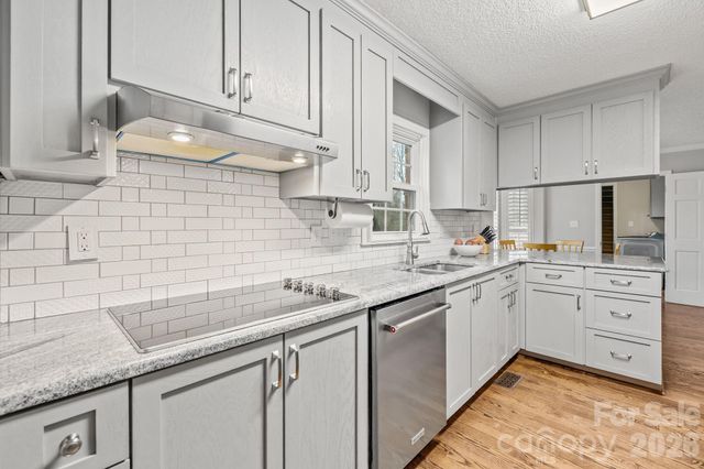 7620 Covey Chase Drive, Charlotte, NC 28210