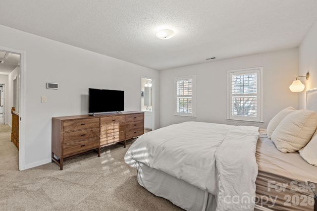 7620 Covey Chase Drive, Charlotte, NC 28210