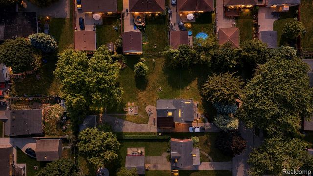 17740 Birmingham Street, Roseville, MI 48066