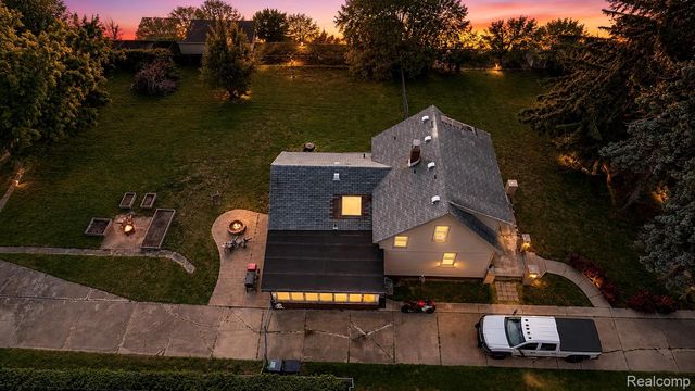 17740 Birmingham Street, Roseville, MI 48066