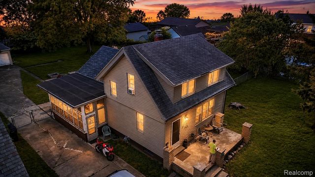 17740 Birmingham Street, Roseville, MI 48066