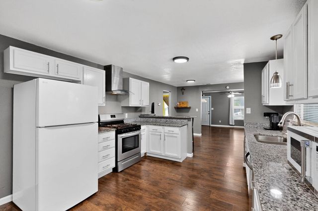 4408 Lawnview Avenue, Dallas, TX 75227