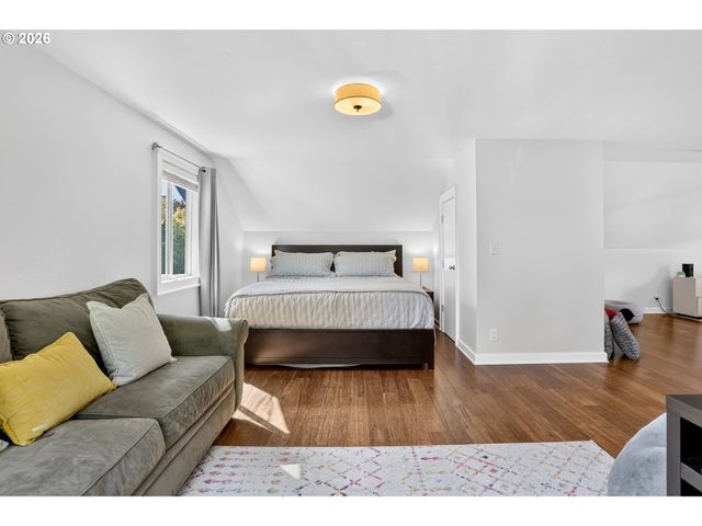 6826 N CONGRESS Ave, Portland, OR 97217
