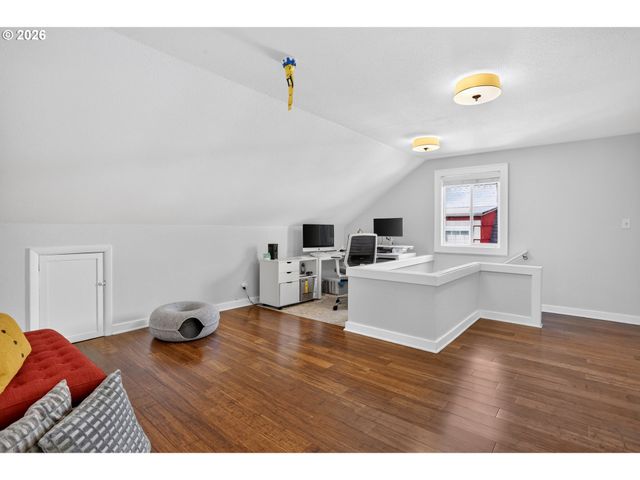 6826 N CONGRESS Ave, Portland, OR 97217
