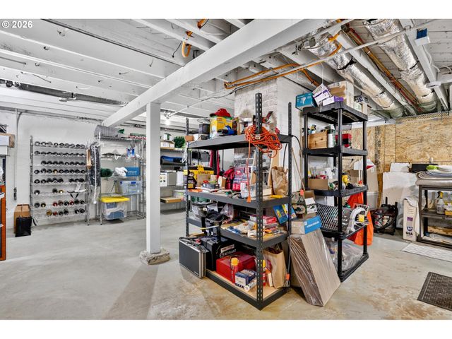 6826 N CONGRESS Ave, Portland, OR 97217