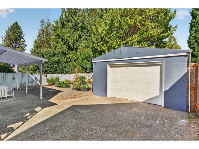 6826 N CONGRESS Ave, Portland, OR 97217