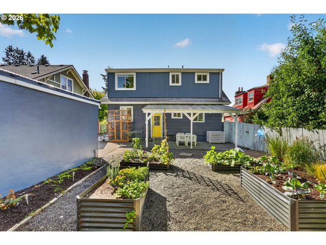 6826 N CONGRESS Ave, Portland, OR 97217