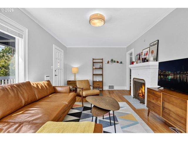6826 N CONGRESS Ave, Portland, OR 97217