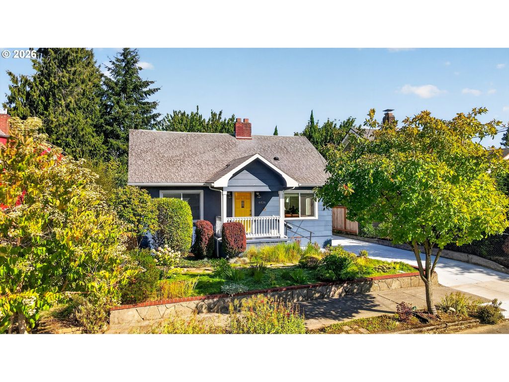 6826 N CONGRESS Ave, Portland, OR 97217