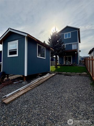 2523 58th Avenue NE, Tacoma, WA 98422