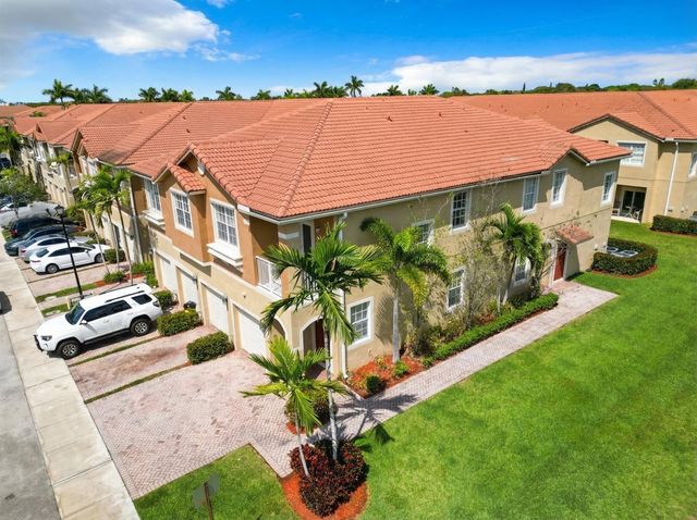 9051 Plymouth Place 20203, Tamarac, FL 33321