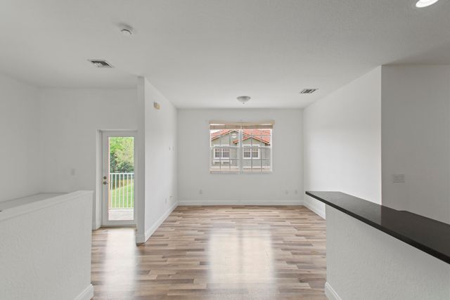 9051 Plymouth Place 20203, Tamarac, FL 33321