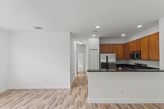 9051 Plymouth Place 20203, Tamarac, FL 33321