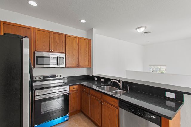 9051 Plymouth Place 20203, Tamarac, FL 33321