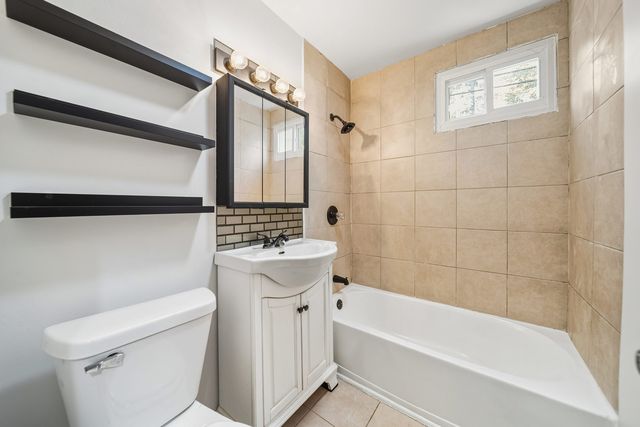 2011 219th Street, Sauk Village, IL 60411