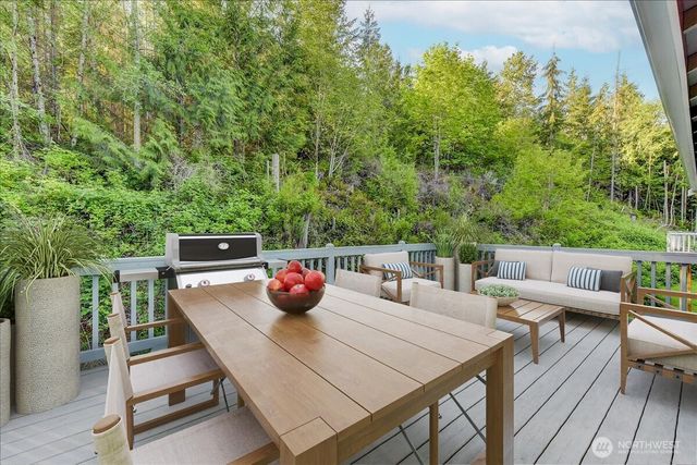 12912 Green Mountain Way, Granite Falls, WA 98252