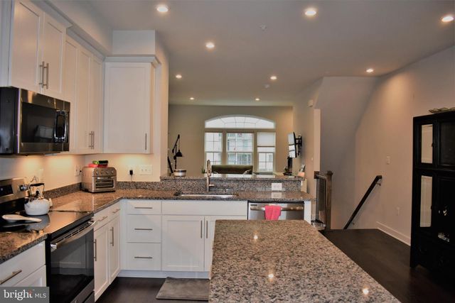 4711 CREST VIEW DR, Hyattsville, MD 20782