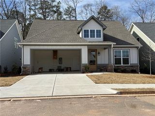 390 Maple View, Carrollton, GA 30117