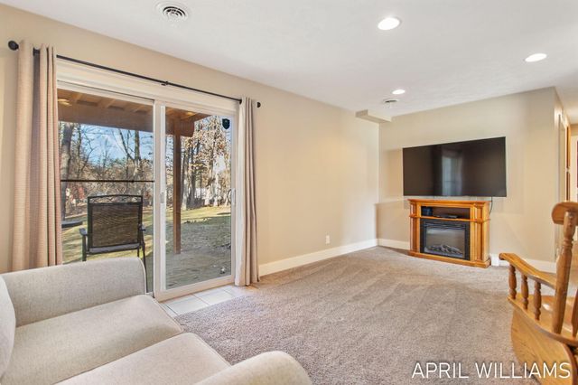 6919 Pinestead Court, Allendale, MI 49401