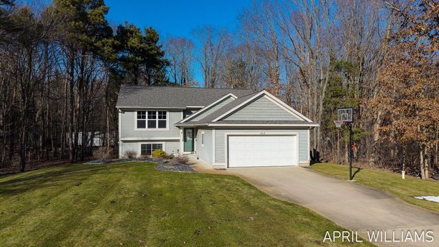 6919 Pinestead Court, Allendale, MI 49401