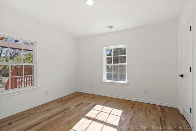 1049 N Oswego Avenue, Tulsa, OK 74115