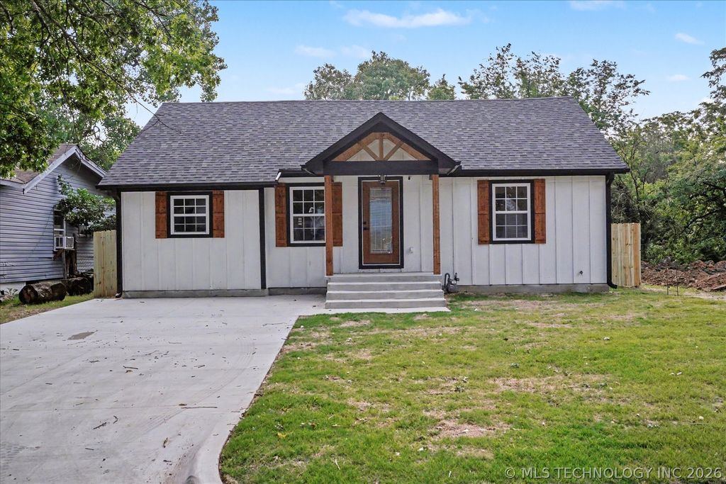 1049 N Oswego Avenue, Tulsa, OK 74115
