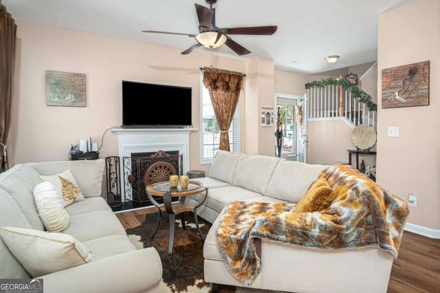 988 Treymont Way, Lawrenceville, GA 30045