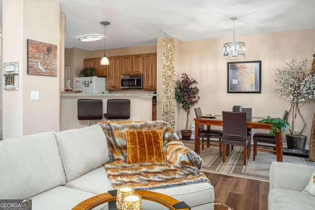 988 Treymont Way, Lawrenceville, GA 30045