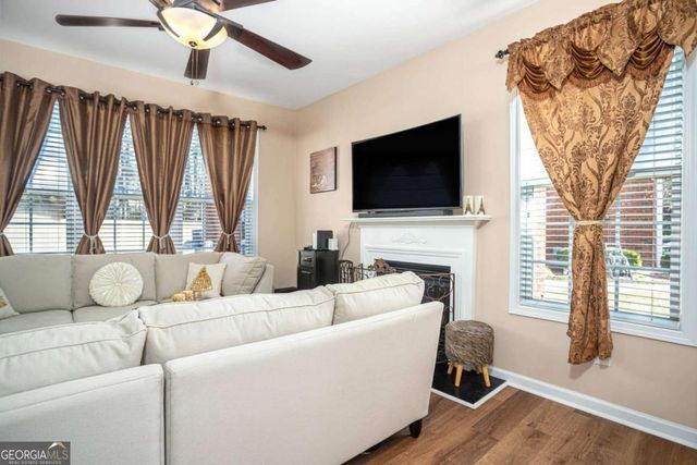 988 Treymont Way, Lawrenceville, GA 30045