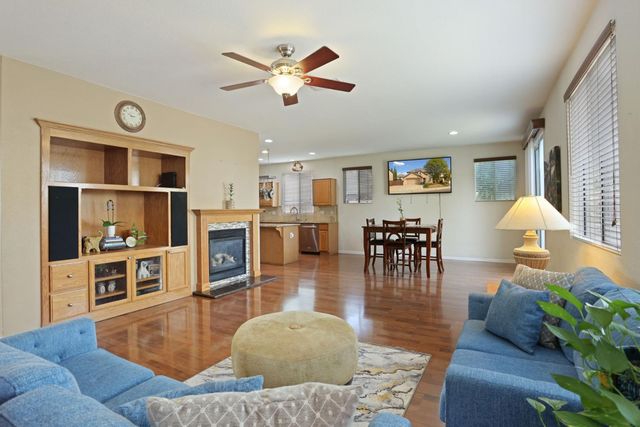 2036 Tiempo Pl, Manteca, CA 95336