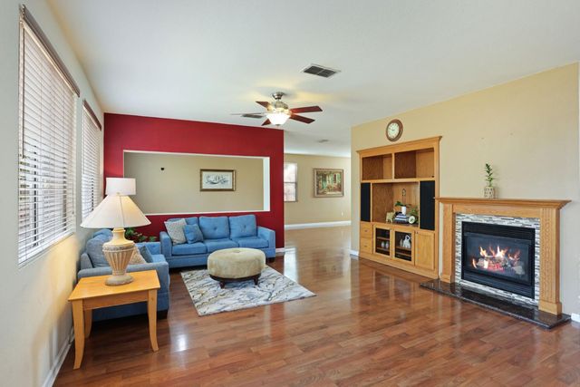 2036 Tiempo Pl, Manteca, CA 95336