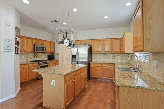 2036 Tiempo Pl, Manteca, CA 95336