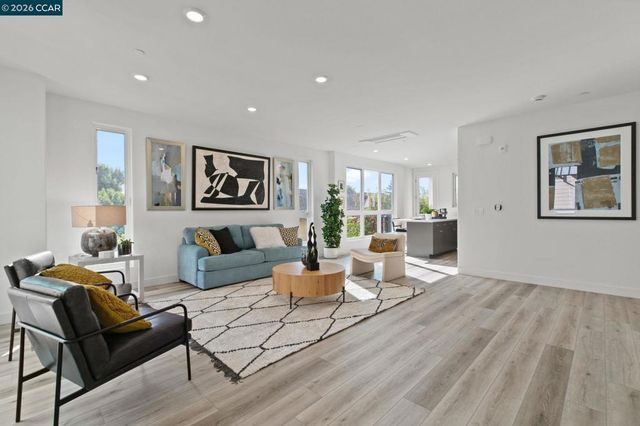 27277 Cosmo Ct, Hayward, CA 94544