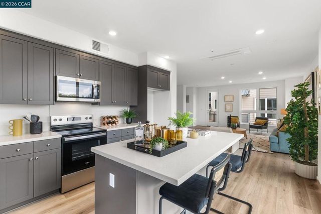 27277 Cosmo Ct, Hayward, CA 94544