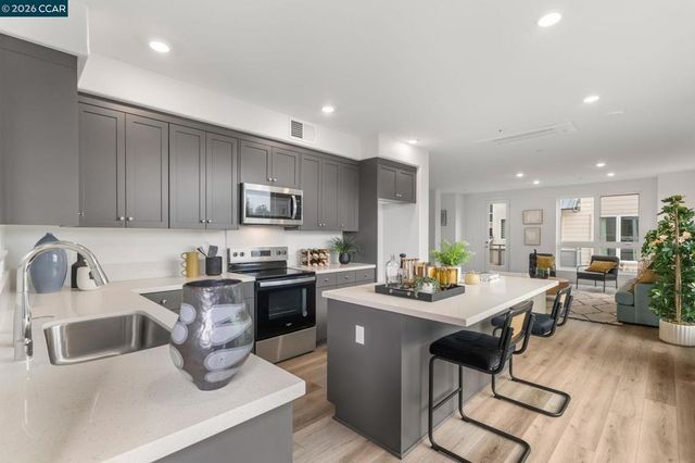 27277 Cosmo Ct, Hayward, CA 94544