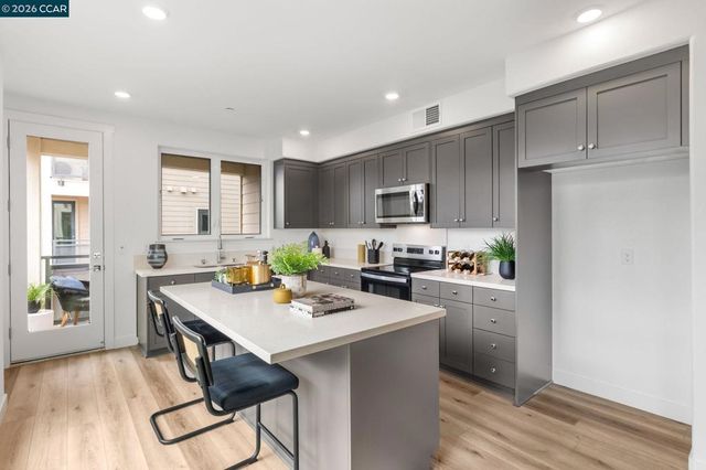 27277 Cosmo Ct, Hayward, CA 94544